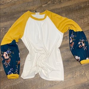 Ballon sleeve top NWT